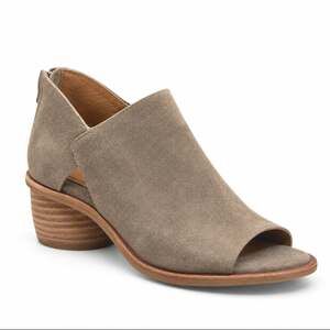 Sofft Womens Carleigh Peep Toe Ankle Bootie Size 8.5 Taupe Grey Suede NWOB